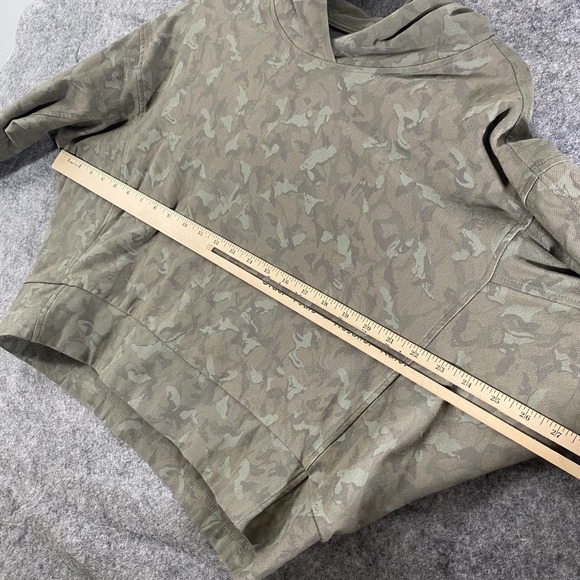 Athleta Sweatshirt Medium Green Camo Printed Farallon Hoodie Long Sleeve - Picture 7 of 11